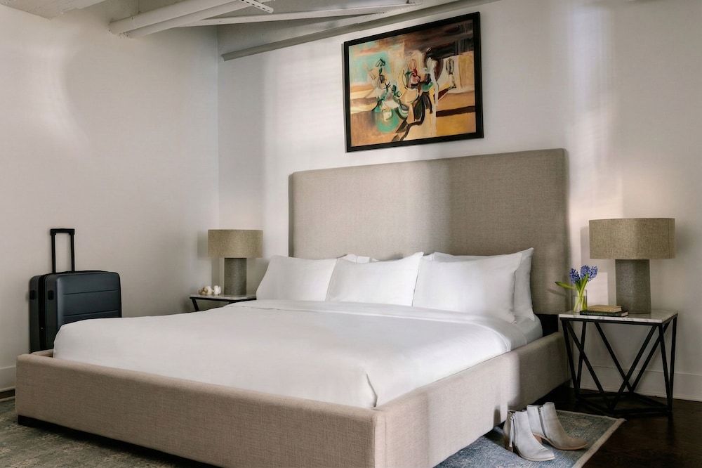 DELUXE, STUDIO, KING BED, SOFA