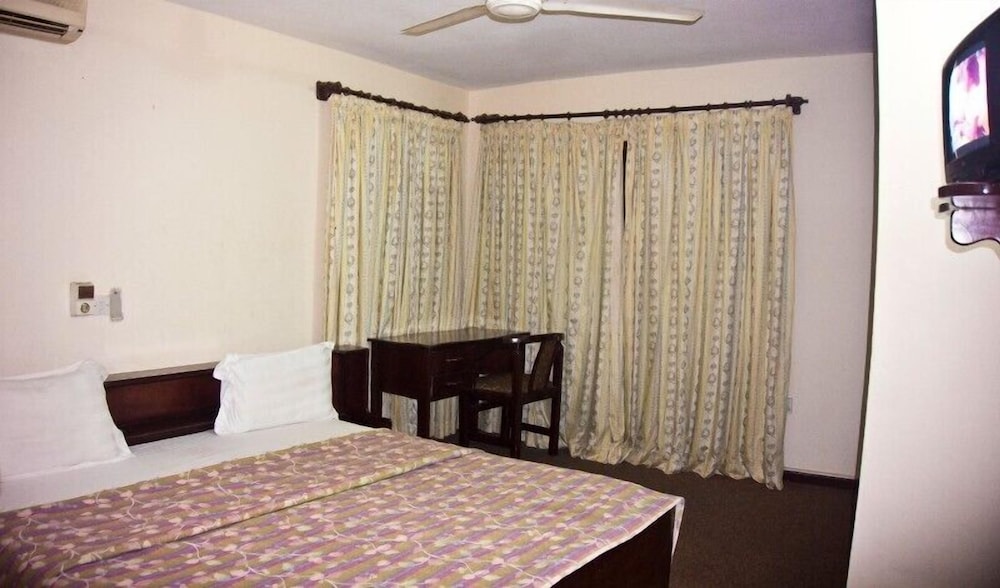 Pekan Hotel 60/71