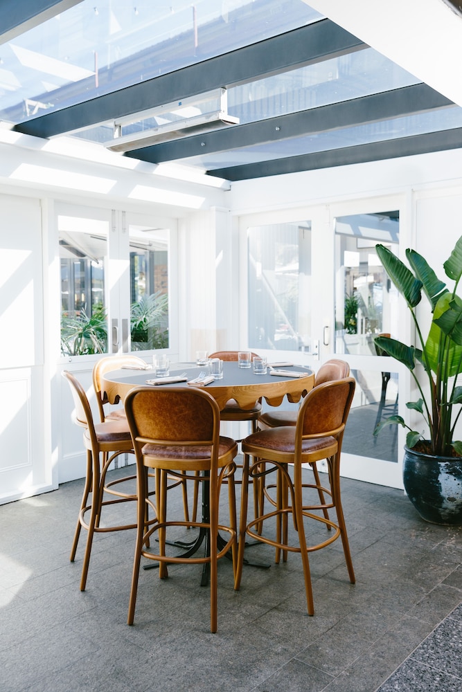 Coogee Bay Hotel Boutique 55/75