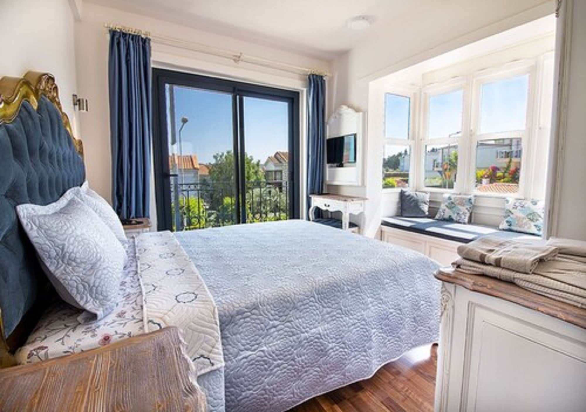 Suite, King Bed