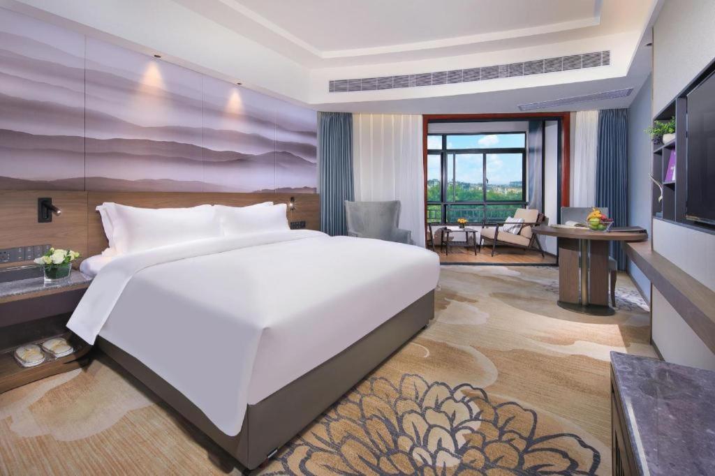 Vienna Hotel (Guilin Qixing Wanda Plaza) 18/48