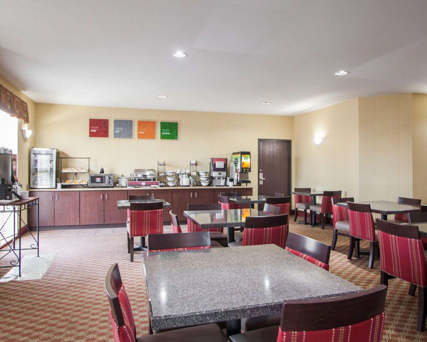 Comfort Inn and Suites Harrisonville 35/48