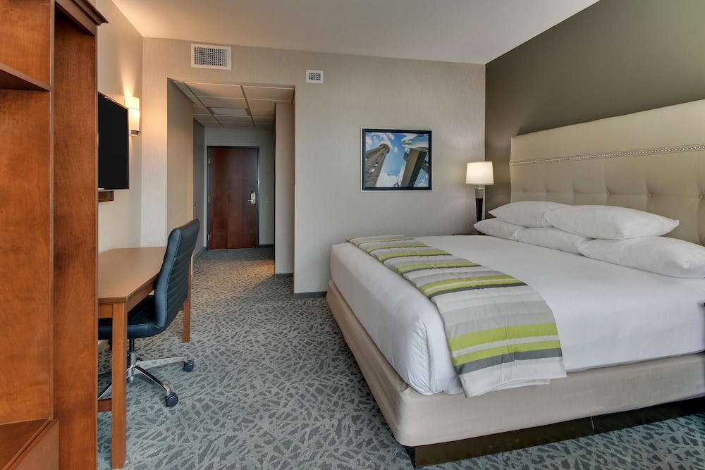 Drury Plaza Hotel Dallas Richardson 10/50