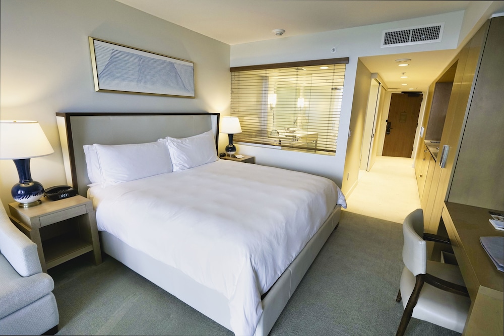 Real Select at the Ritz Carlton Residences, Waikiki Beach 15/50