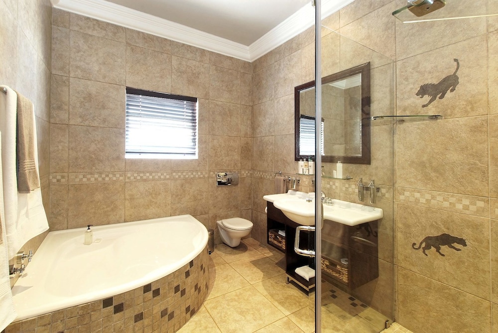 Ushaka Manor Guest House 37/37