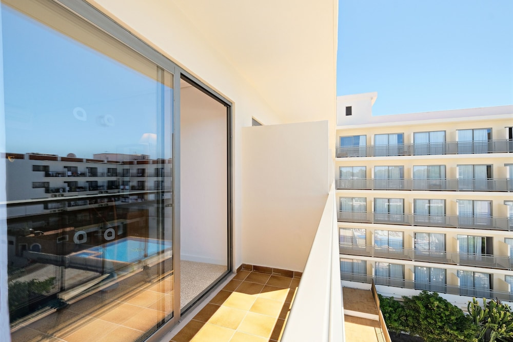 Azuline Hotel S Anfora and Fleming 2/35