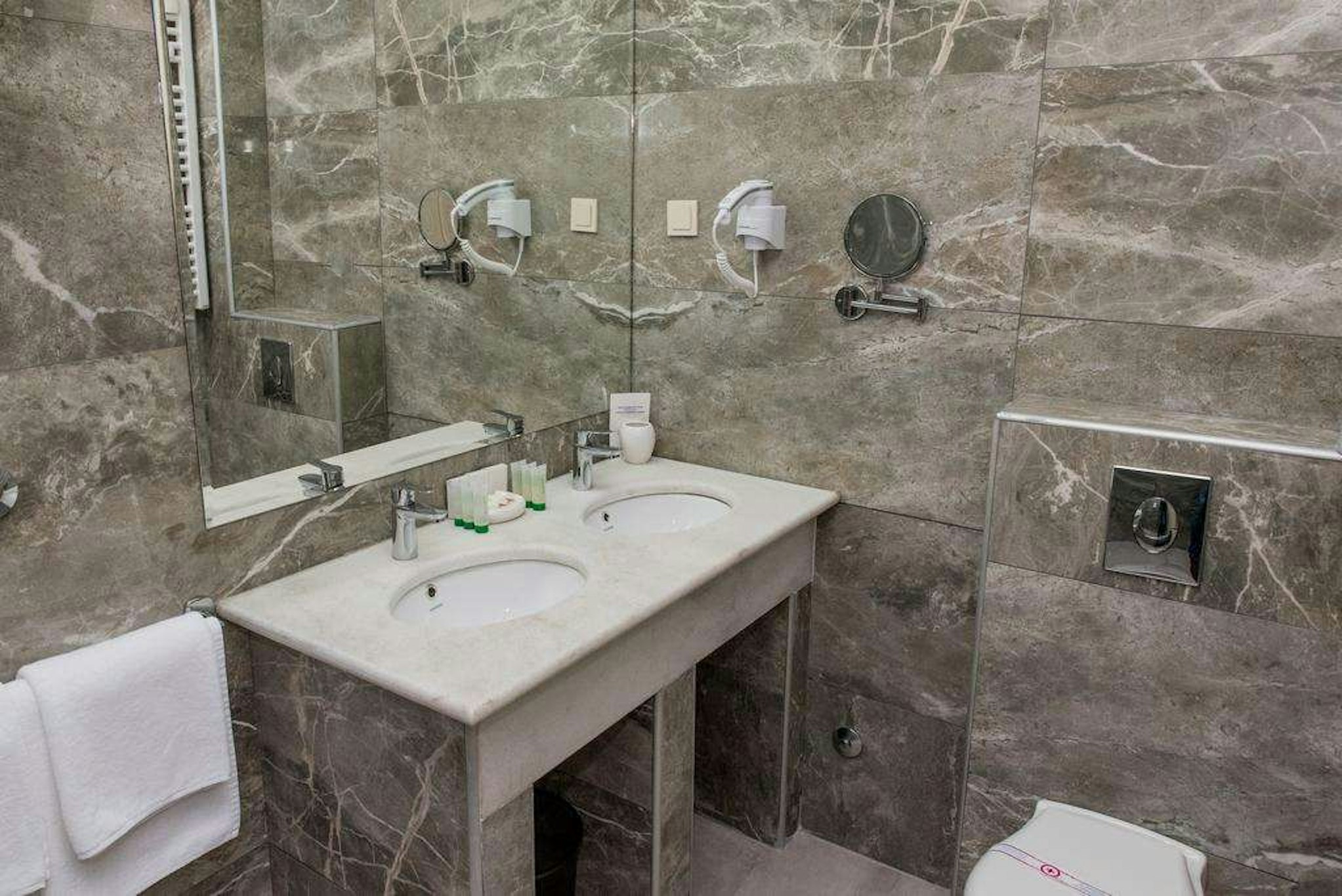 Hotel Crnogorska Kuca 41/45