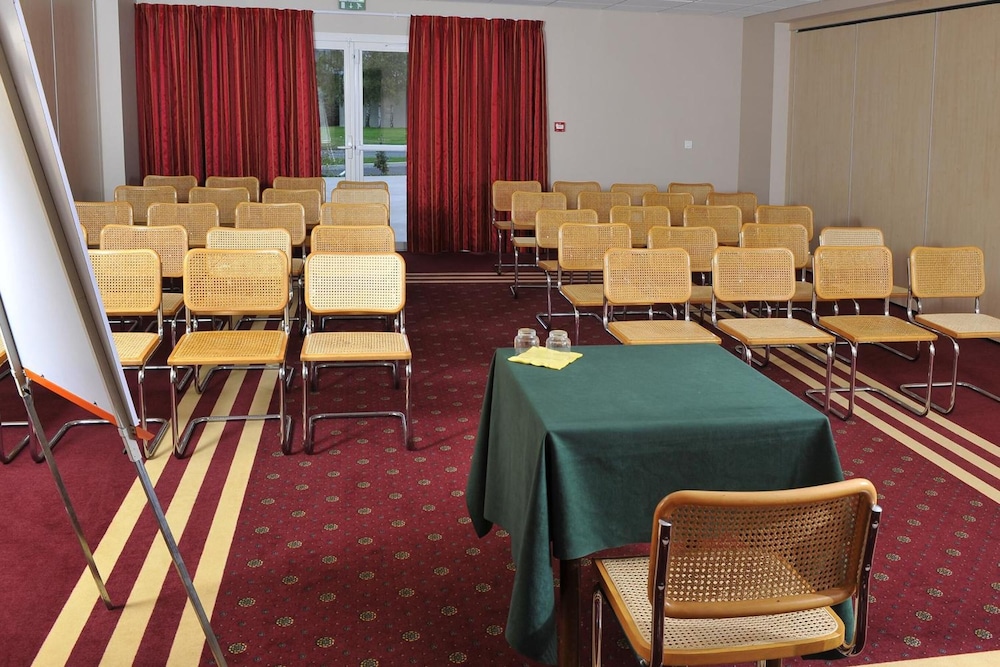 Sure Hotel by Best Western Caen Memorial 38/44