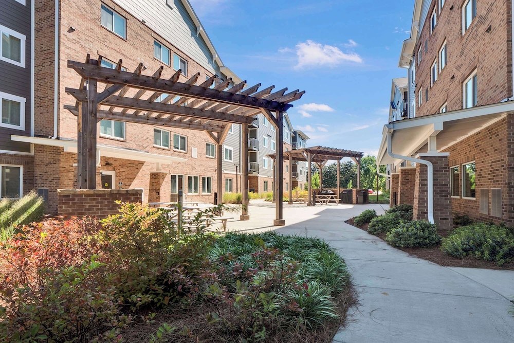 WaterWalk Extended Stay by Wyndham Charlotte - Arrowood 55/63