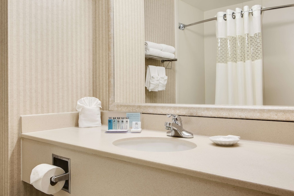 Hampton Inn Council Bluffs 12/41
