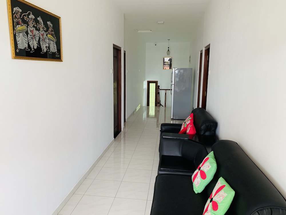 Sams Guest House 17/36