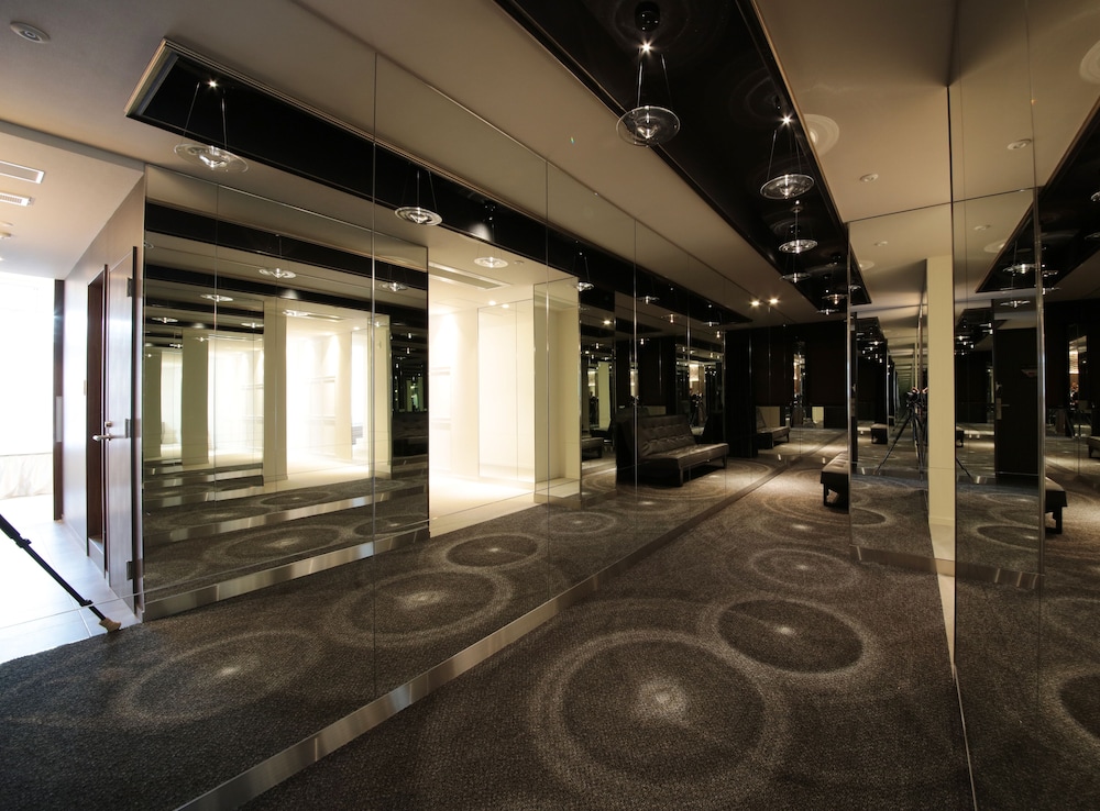 N Hotel 5/58