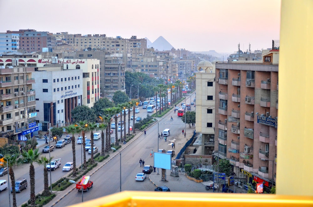 Aracan Pyramids Hotel in GIZA