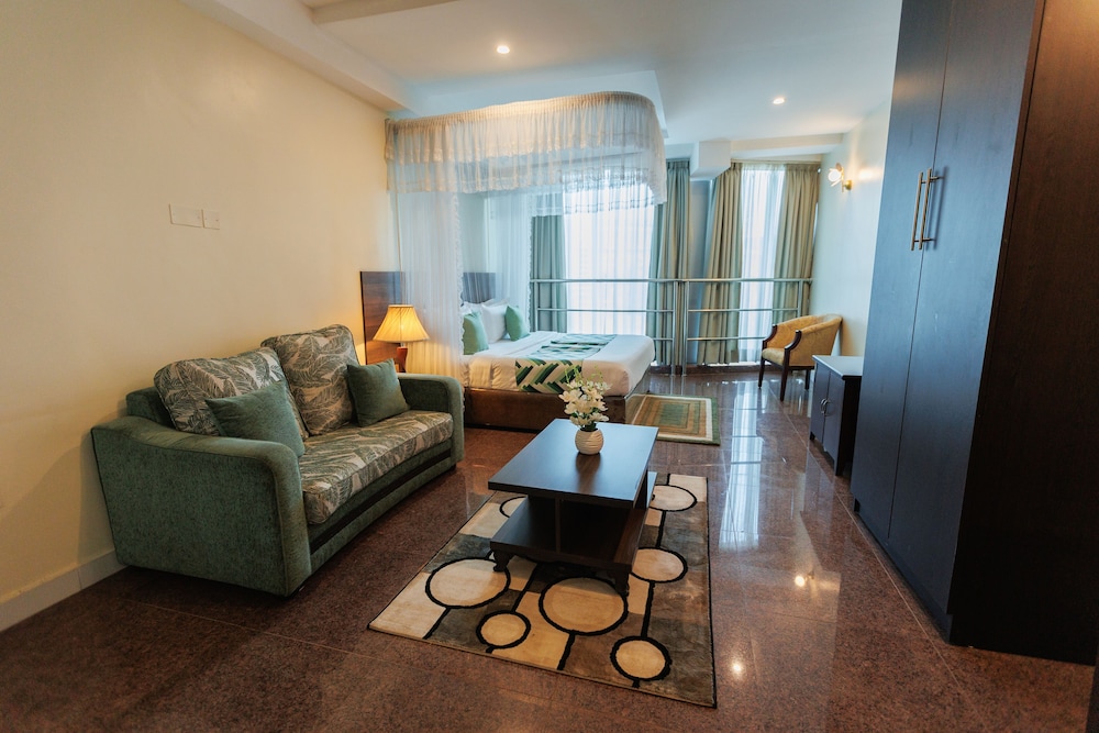 Kooki Hotel 31/50