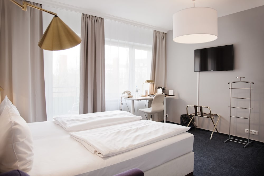Hotel Les Nations 24/77