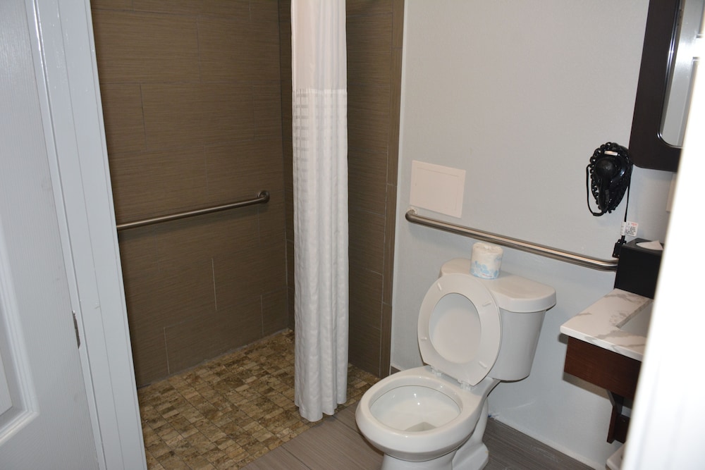 Quality Inn & Suites Kansas City Downtown 46/50
