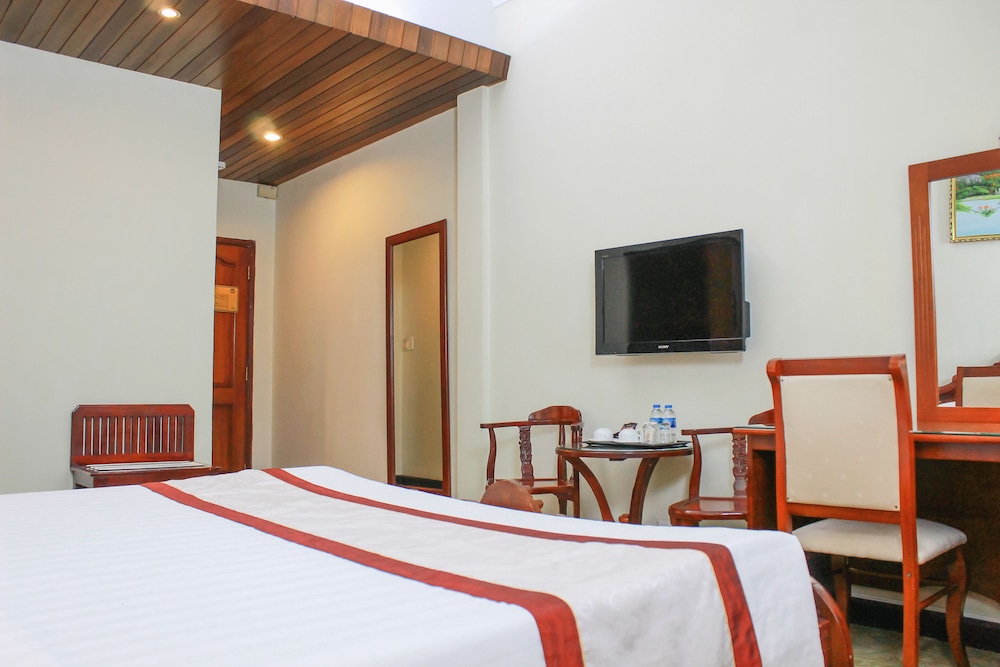 DELUXE, DOUBLE BED