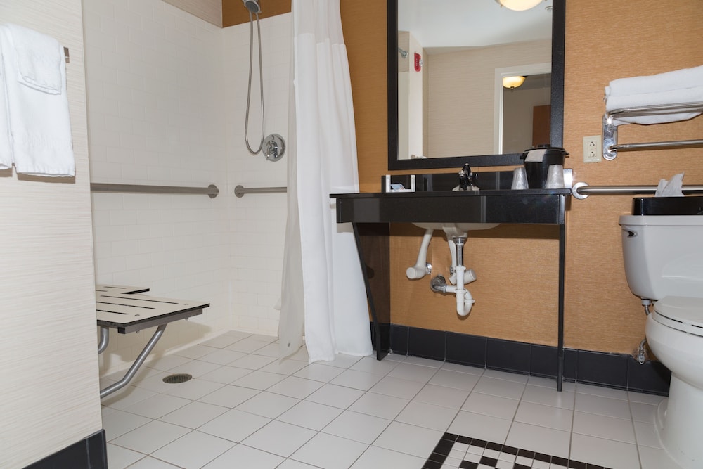 Fairfield Inn Suites By Marriott Morgantown 30/32