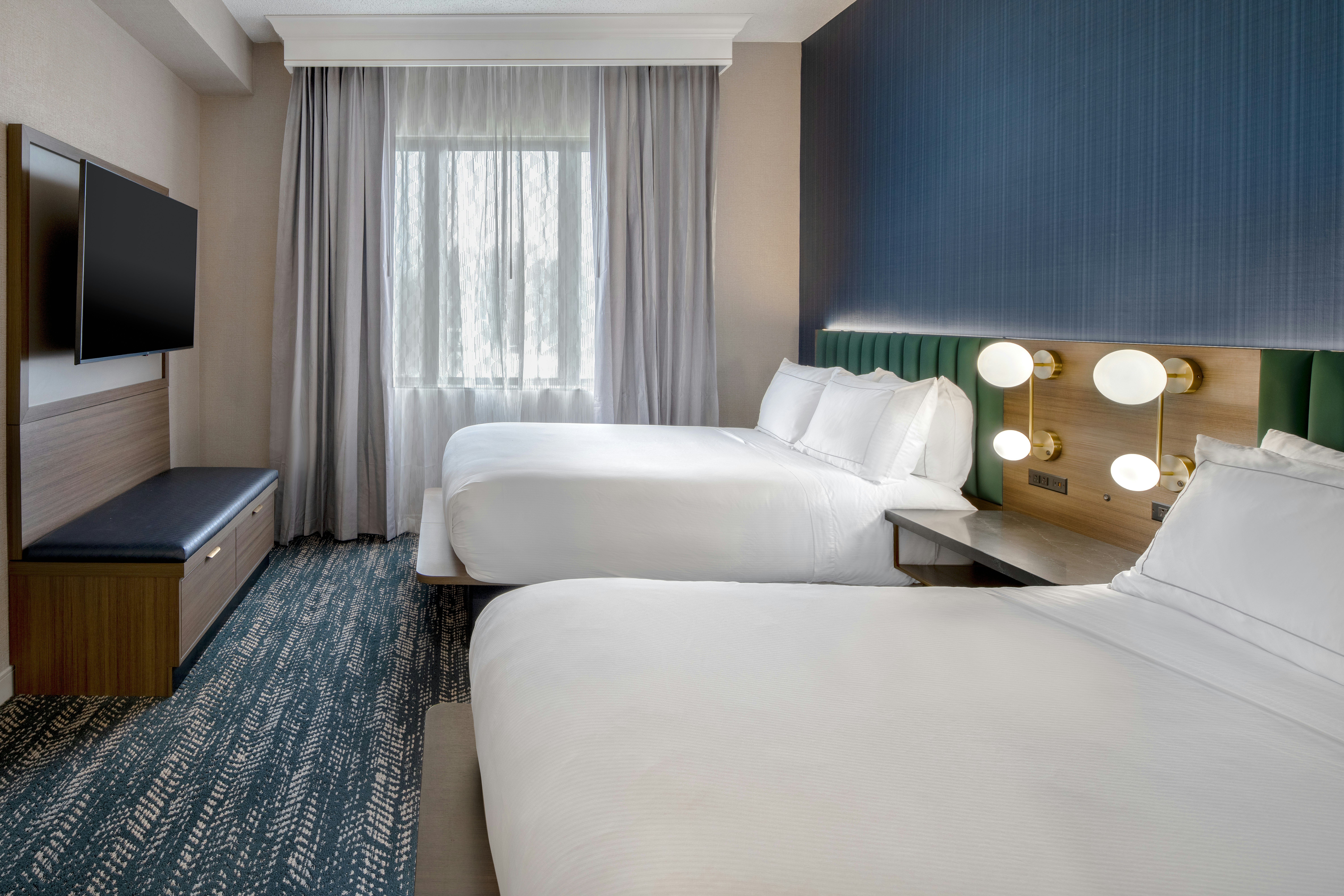Suite, 2 Double Beds, Falls View