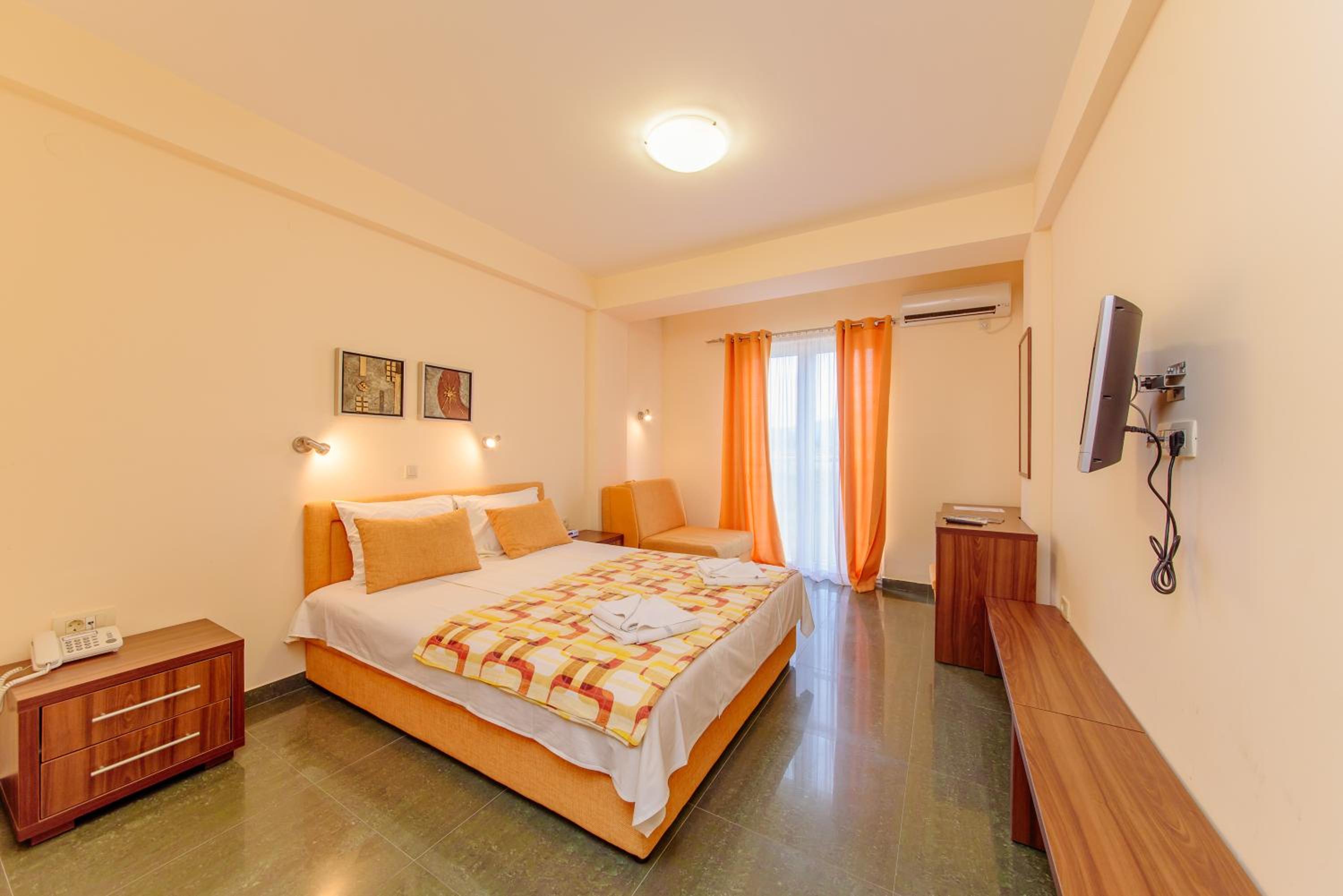 غرفة بسرير مزدوج أو سريرين منفصلين، Hotel Novi 2/8