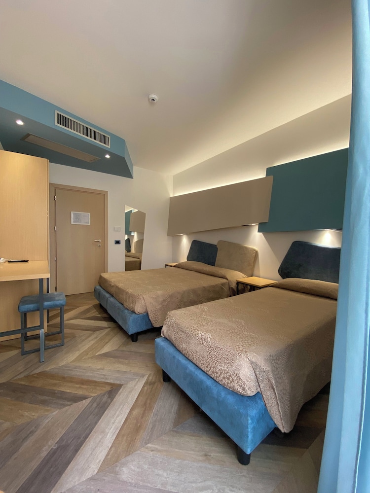Color Hotel Rimini 30/69