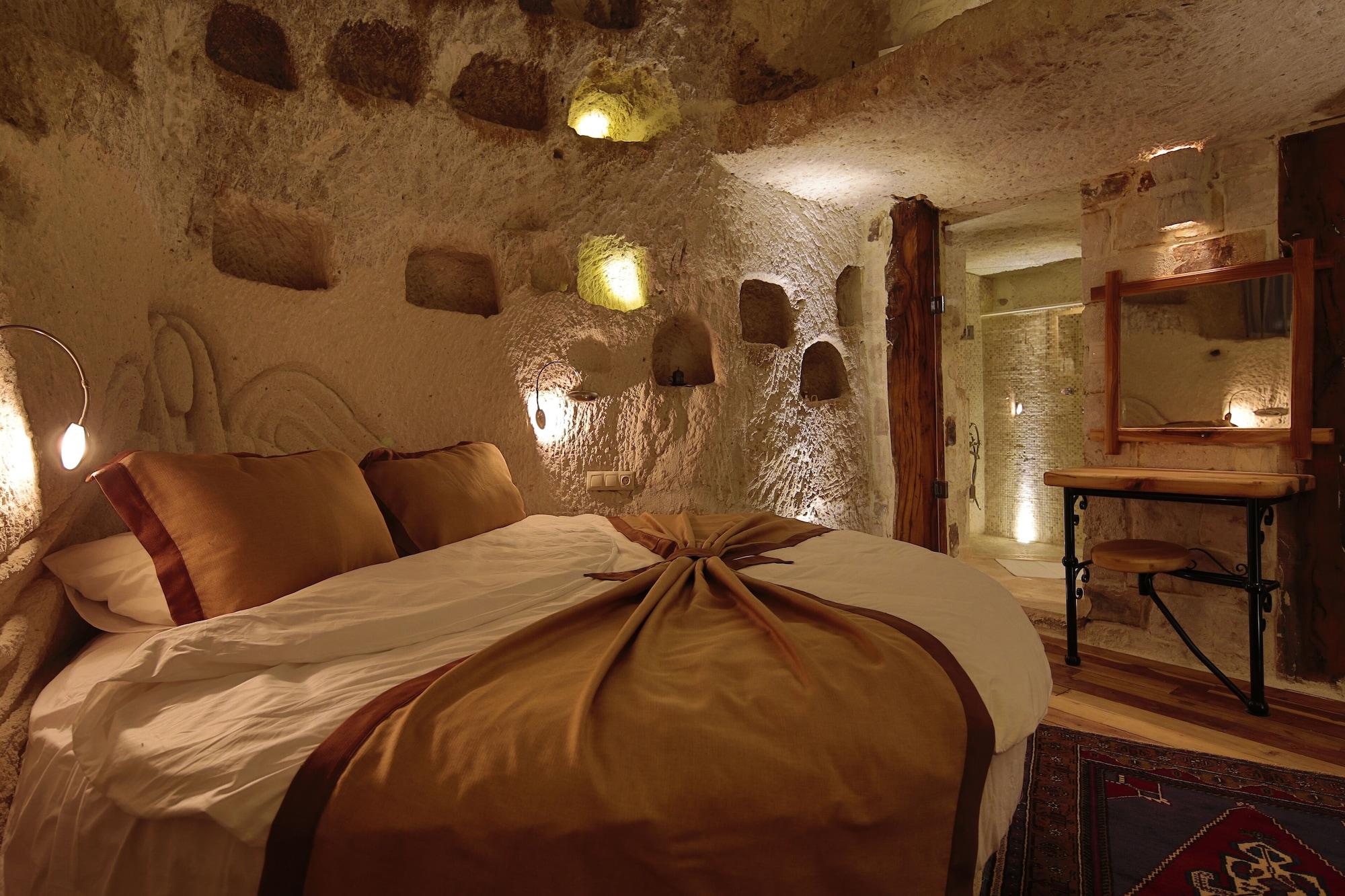Cave, Deluxe