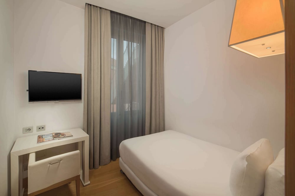 Hotel NH Genova Centro 14/47