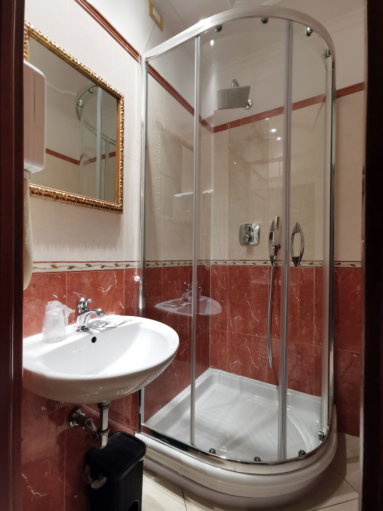 غرفة بسرير كوين، Hotel Valentino Palace 2/2