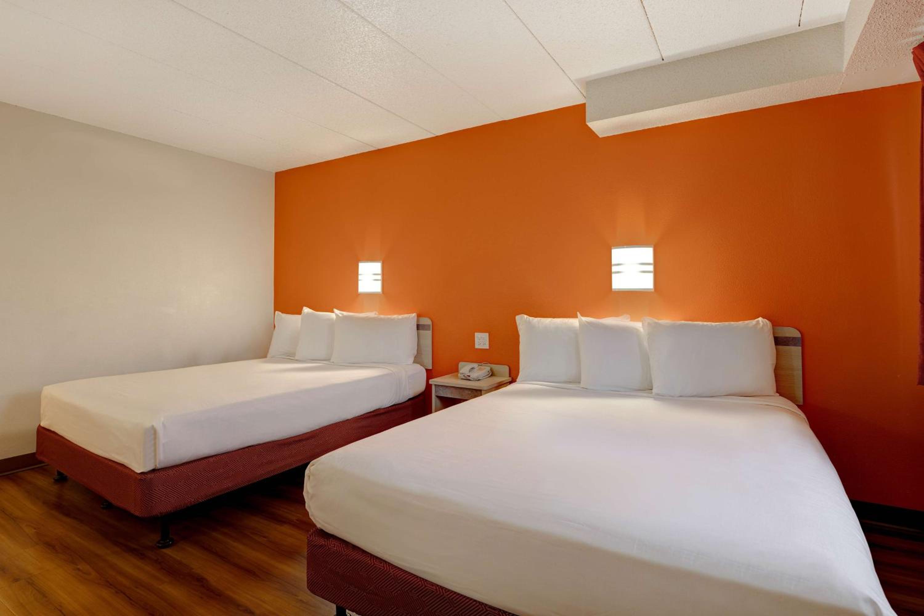 غرفة بسريرين كوين، Motel6 Lakeville, MN - South - Lakeville 3/10