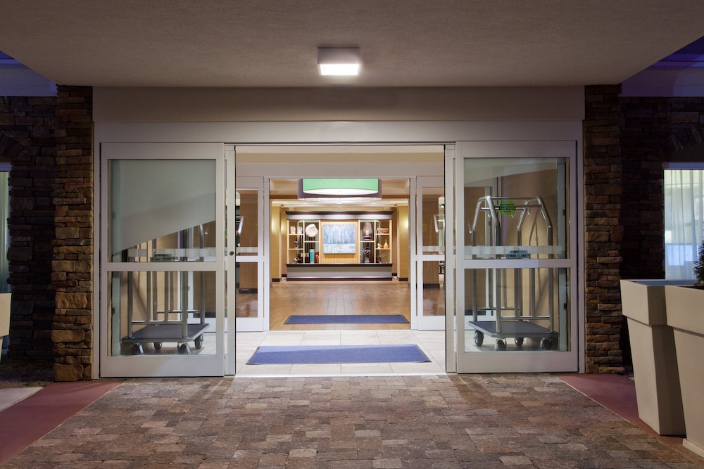 Holiday Inn Express Hotel And Suites Huntsville West Research Pk 47/70