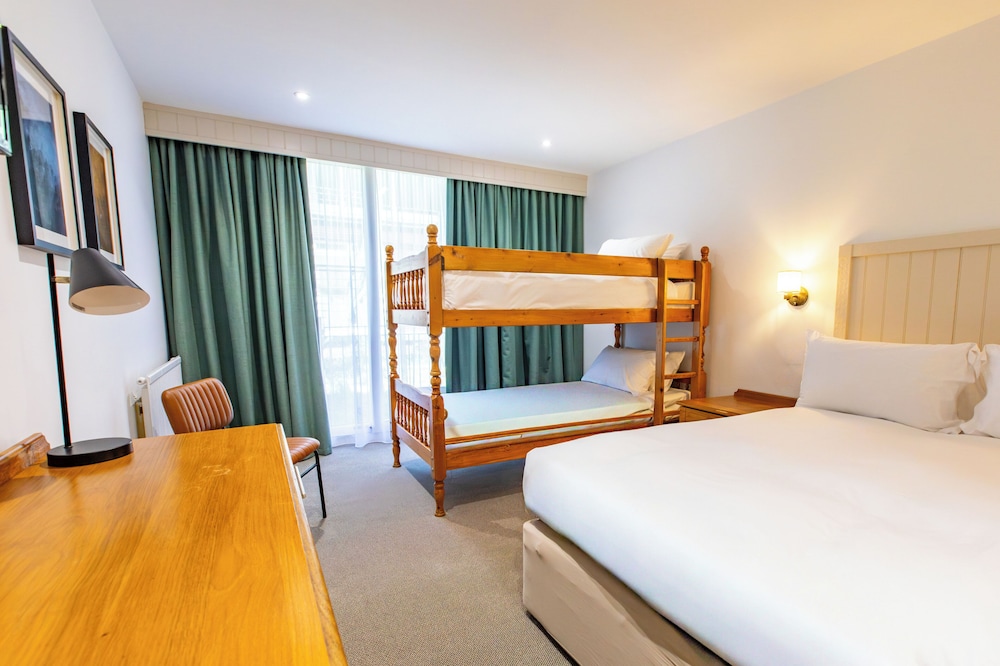 Marwell Hotel 20/60