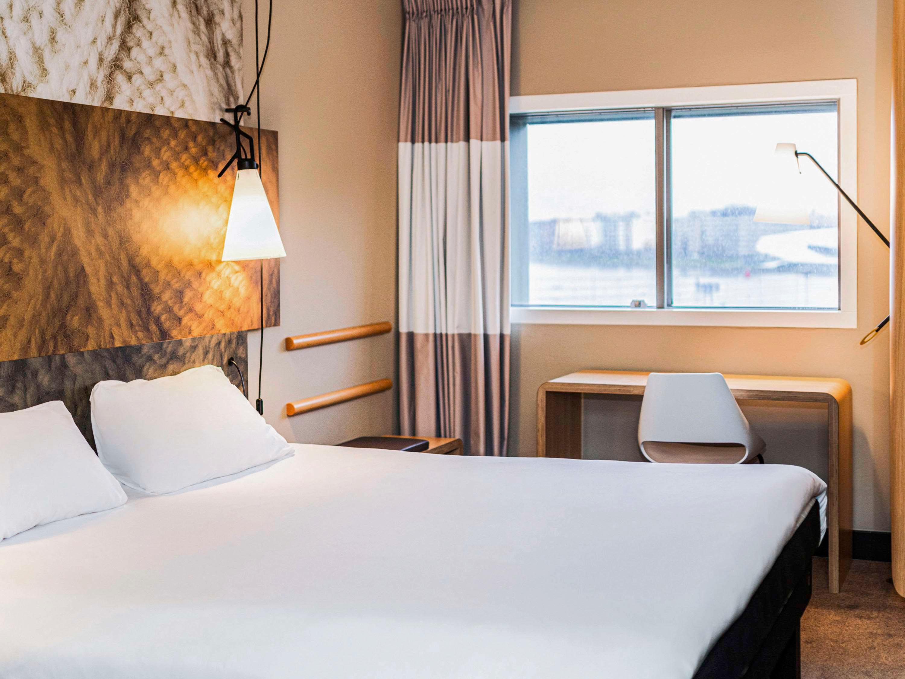 1 Bedroom, Double Bed, Ibis Amsterdam Centre Hotel 4/10
