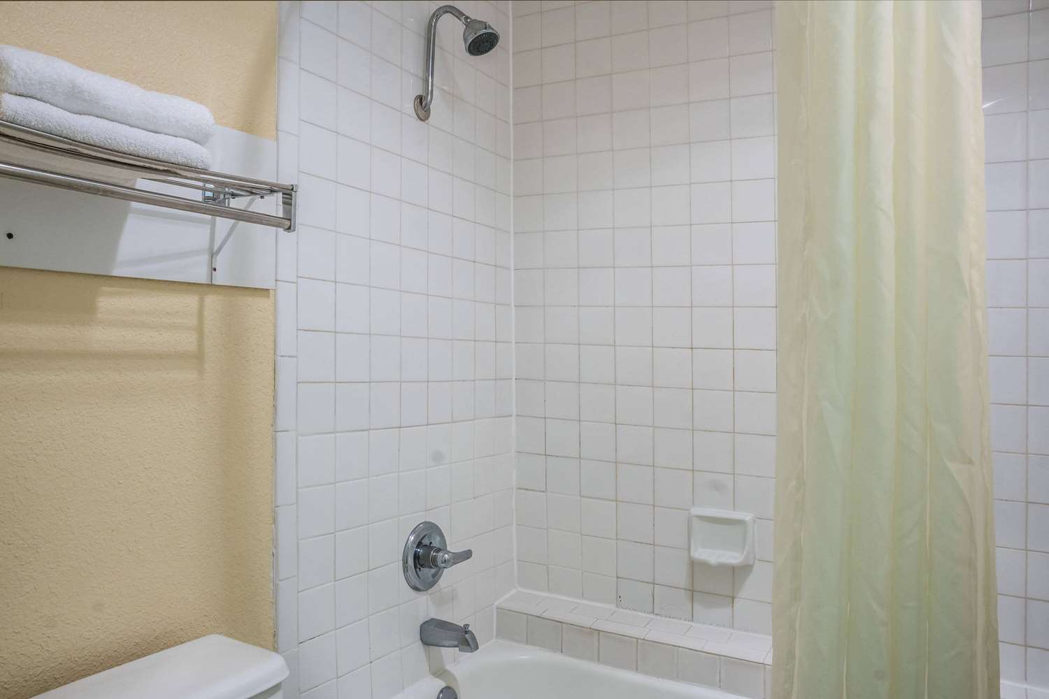 Super 8 by Wyndham San Marcos 11/11