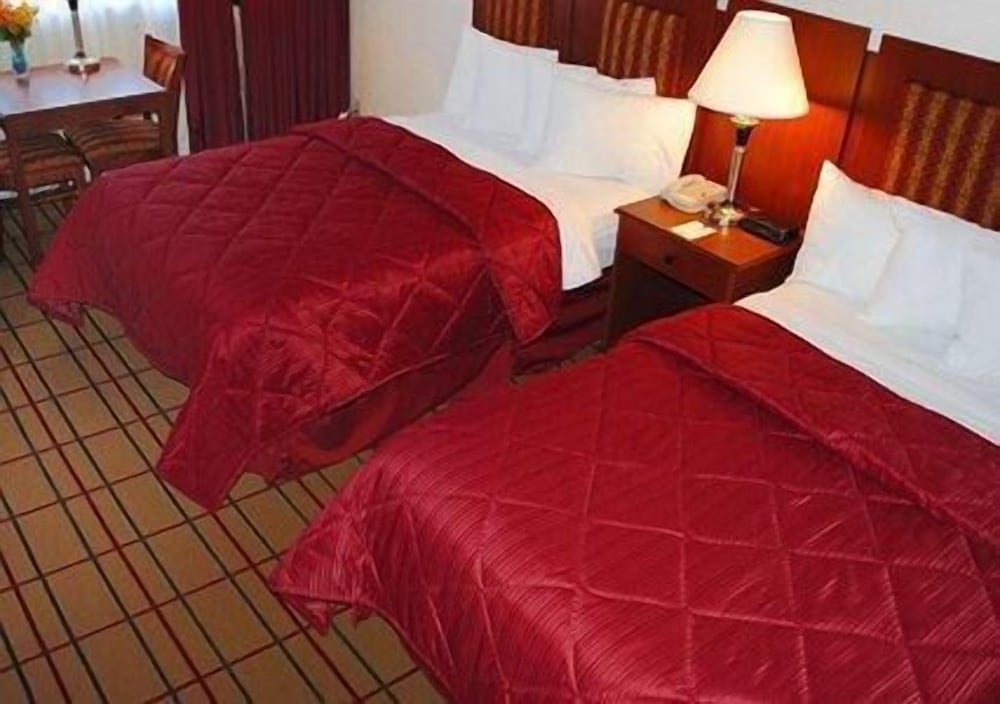 Quality Inn & Conference Center Brattleboro North 28/64