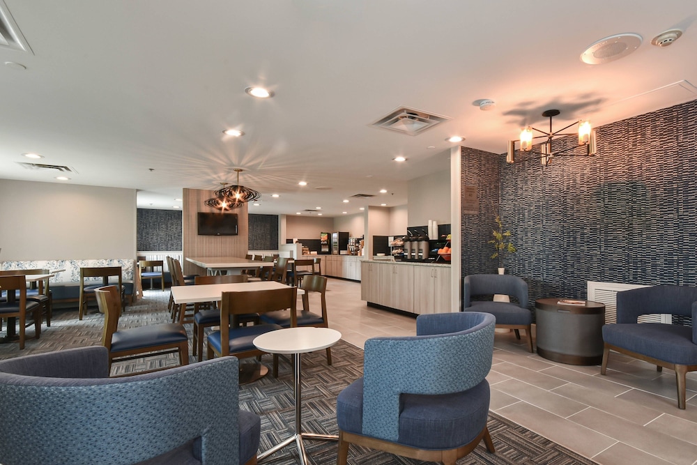 Fairfield Inn Suites Charlotte Arrowood 17/24