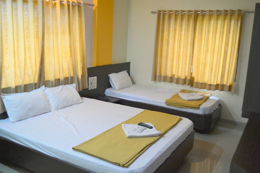 Hotel Sai Kamal 27/57
