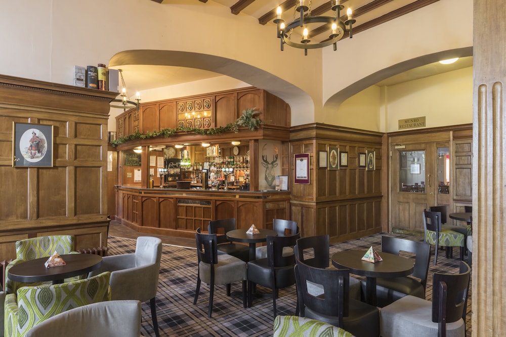 Highland Hotel 35/50