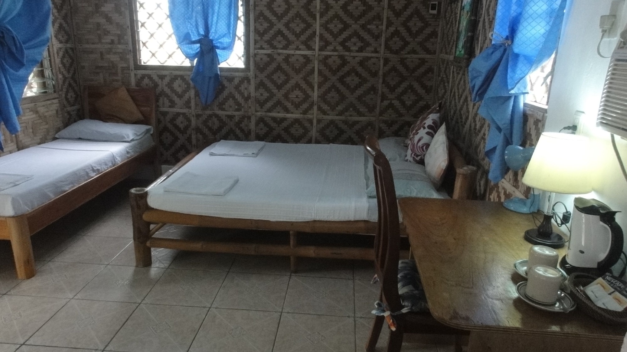 ROOM, RESORT VIEW