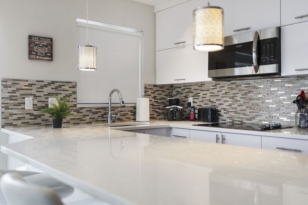 Alani Bay Deluxe Condos Fort Lauderdale 11/50