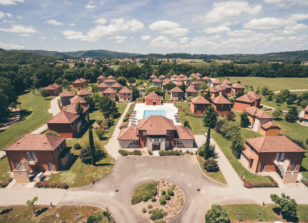 TERRES DE FRANCE - DOMAINE DE CLAIRE RIVE 26/36
