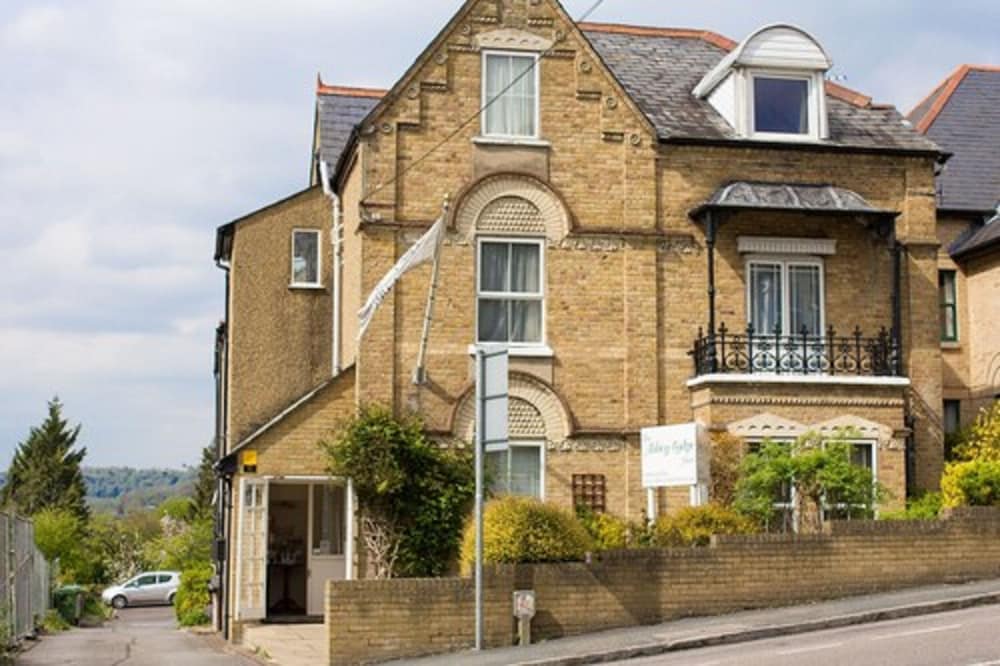 Abbey Lodge Hotel 2/40