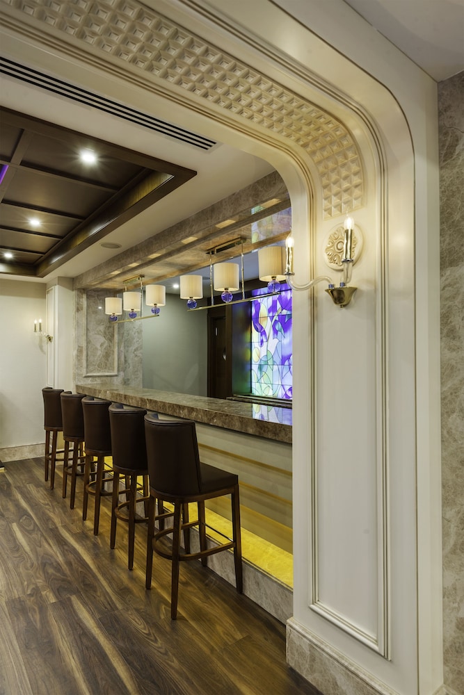 Lobby at Manesol Galata Hotel, ISTANBUL