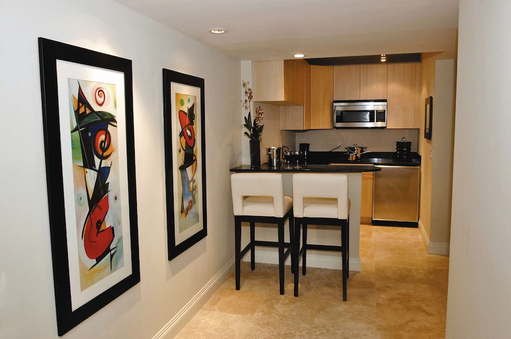 GALLERYone - a DoubleTree Suites by Hilton Hotel 57/81