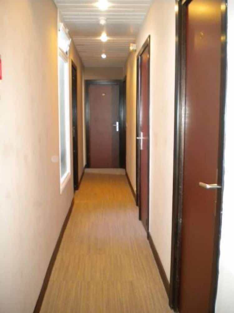 Hotel De La Place 17/23