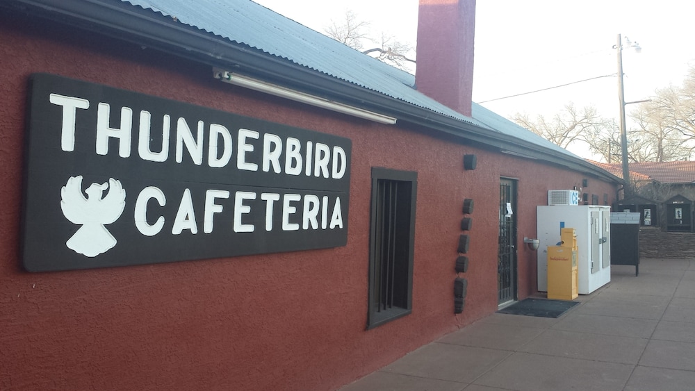 Thunderbird Lodge 1/48