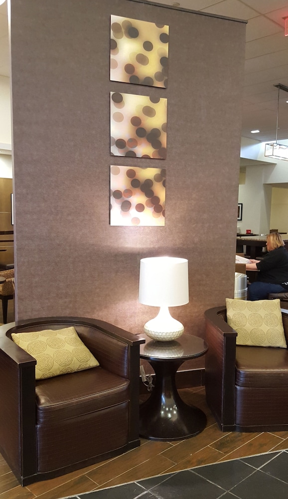 Hampton Inn and Suites Boston-Crosstown Center 41/49