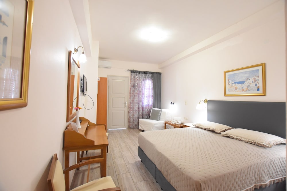Rodakas Hotel 12/50