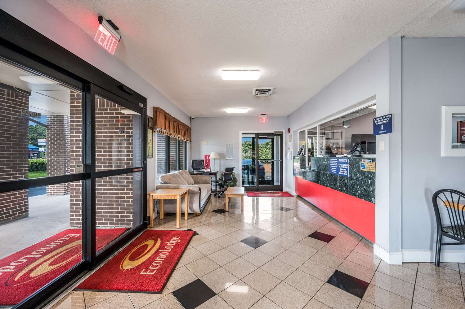 Econo Lodge Inn and Suites University Huntsville AL 6/19