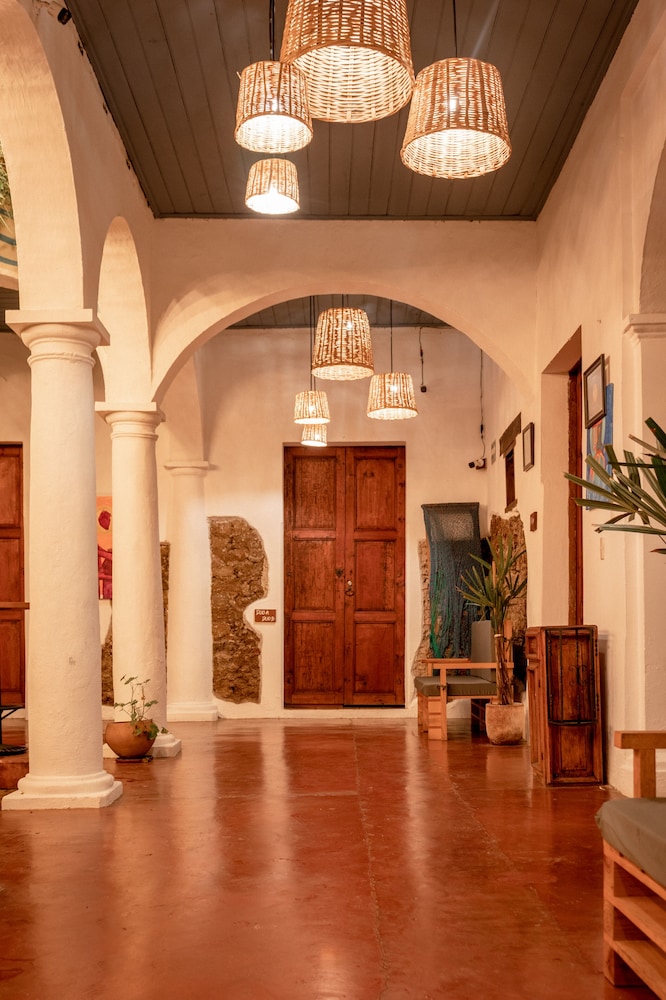Sereno Art Hotel 50/78
