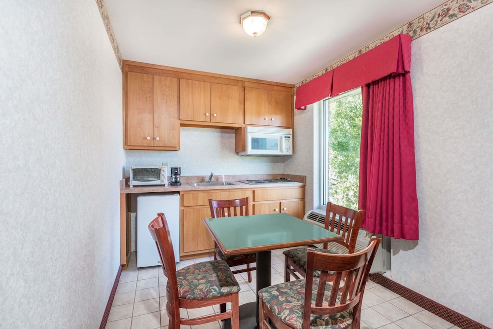 Days Inn by Wyndham Glen Allen/Richmond North 16/22